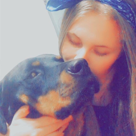 Meet your Posher, Kayla - Picture 1 of 1